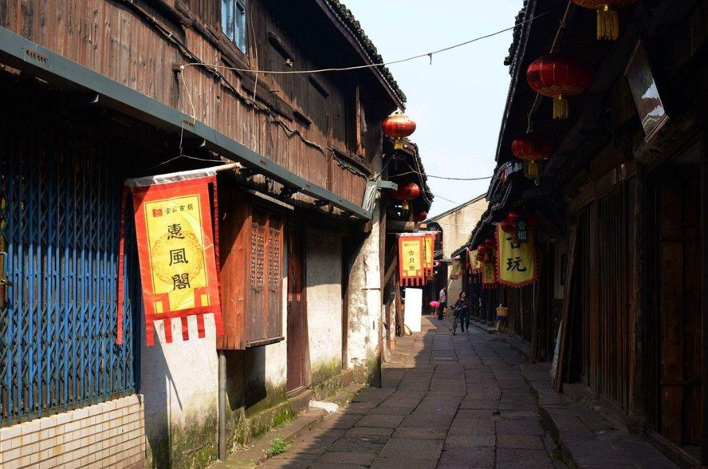 在英雄联盟中，你认为哪个上单是最强的？游戏画面